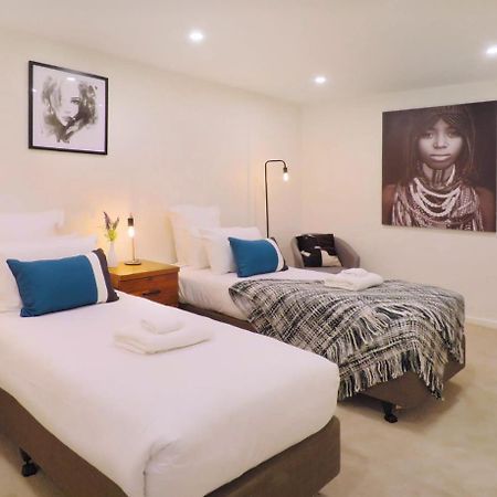 Apartamento Executive Living In Bluewater Queenstown Exterior foto