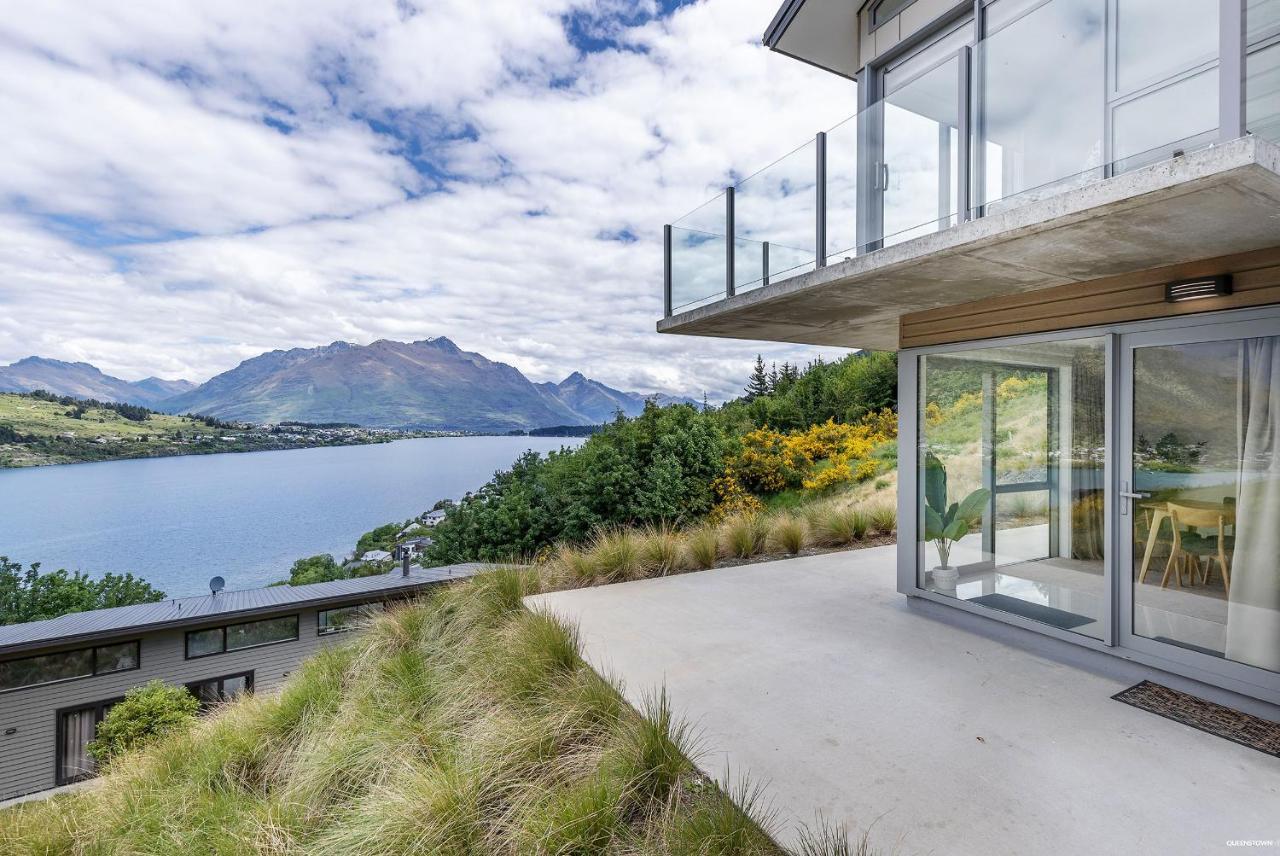 Apartamento Executive Living In Bluewater Queenstown Exterior foto