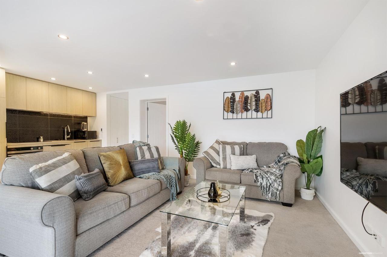 Apartamento Executive Living In Bluewater Queenstown Exterior foto