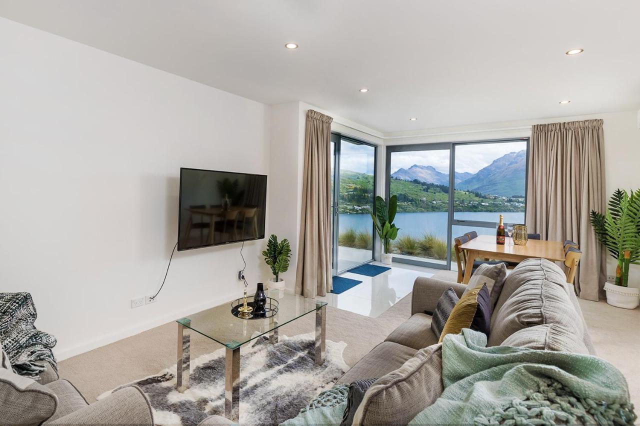 Apartamento Executive Living In Bluewater Queenstown Exterior foto
